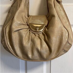 🩷 Botkier Leather Hobo Bag
Gold beautiful💚🩷💚